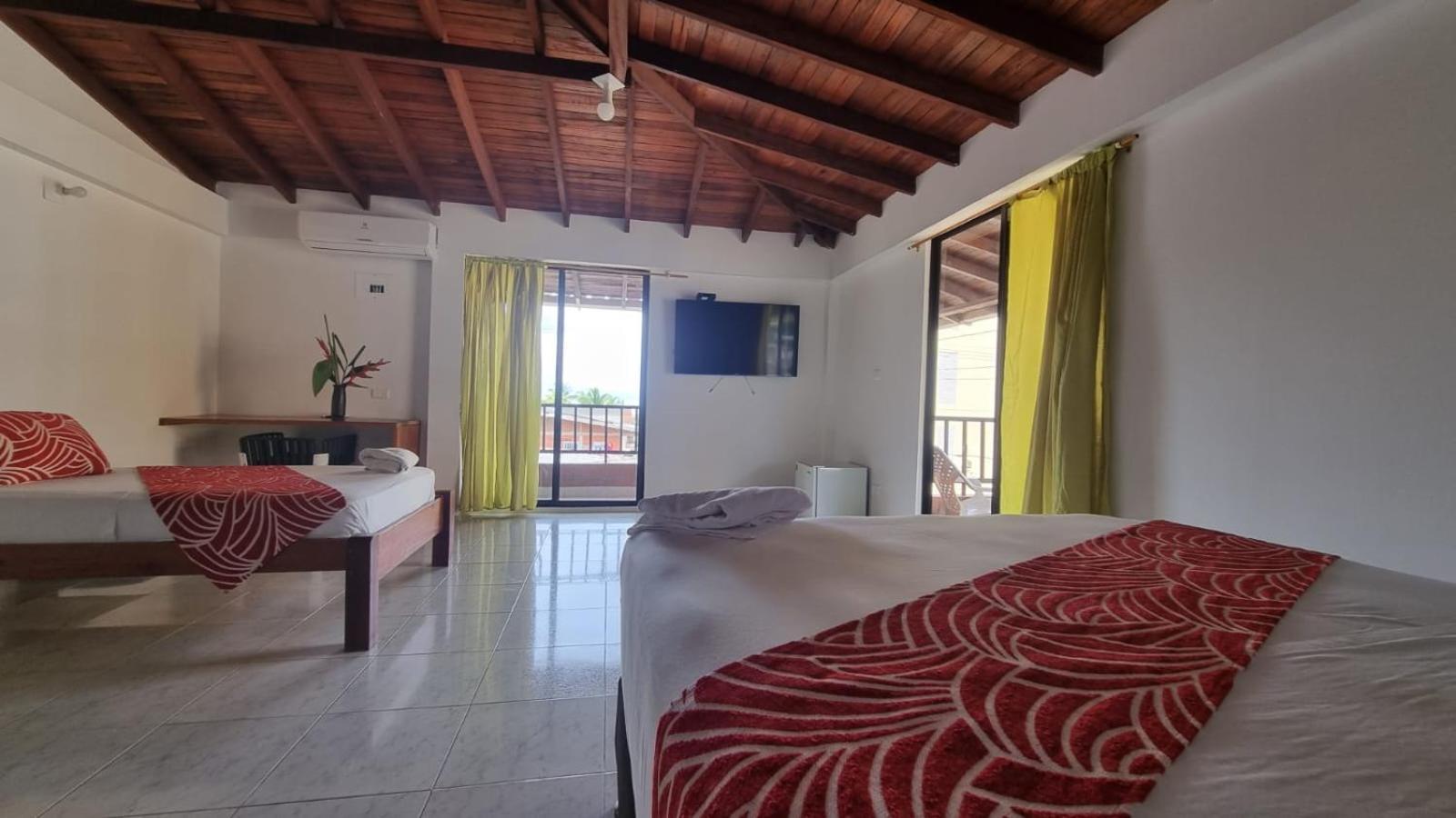 Hotel Bahia Yubarta Баия-Солано Экстерьер фото